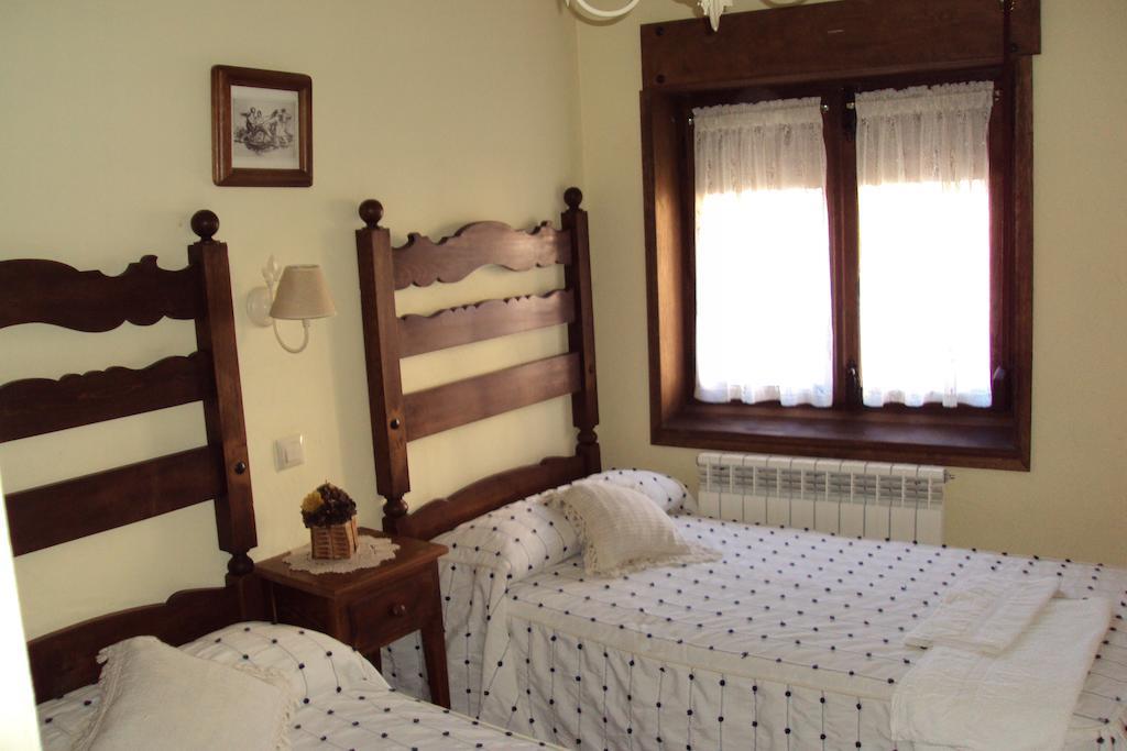 Artesano I Y III Pension Navarredonda de Gredos Kamer foto